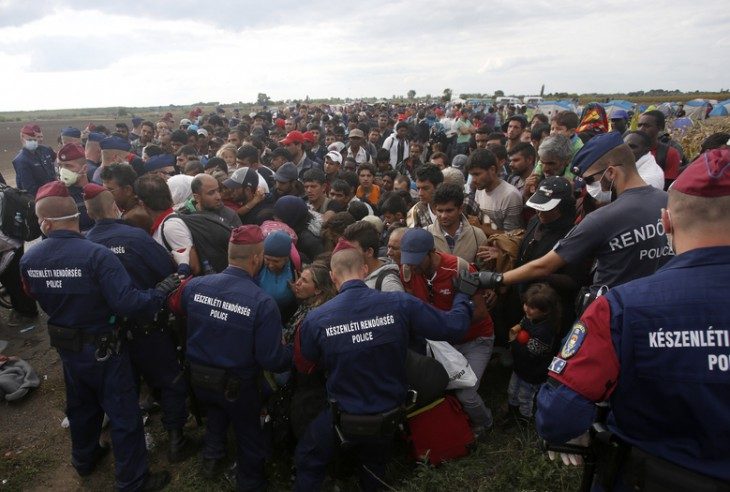 La Merkel ha diritto ad aprire ai profughi?