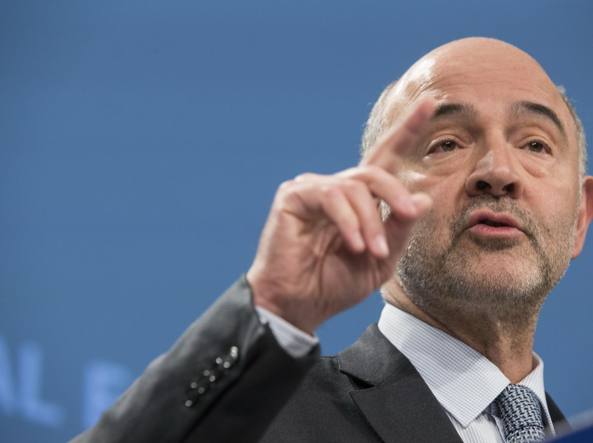 Papà Moscovici non vuole che i “Bambini” italiani giochino con l’economia,, infischiandosene della democrazia (e guardi il deficit che fece lui, quando era ministro)