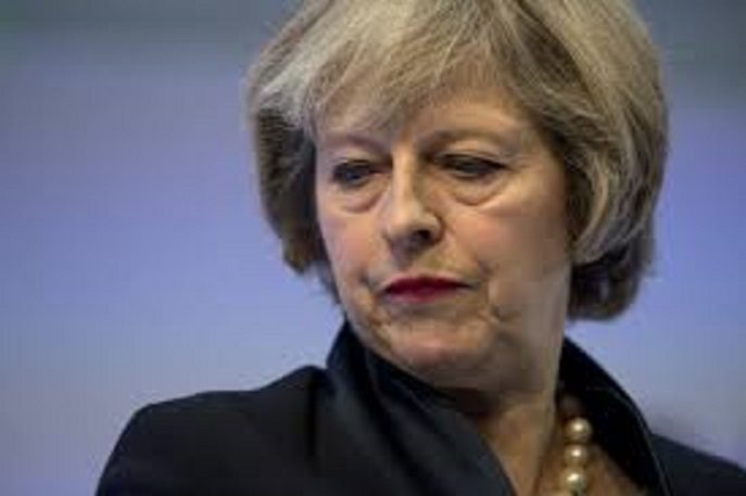 Theresa May rischia di schiantarsi contro una Rocca! Rischia i voti dopo aver ceduto su Gibilterra