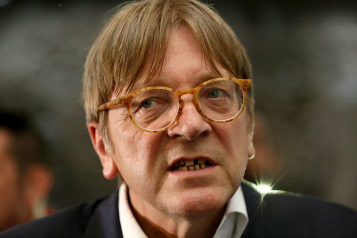Il simpatico Guy Verhofstadt… perde il posto!