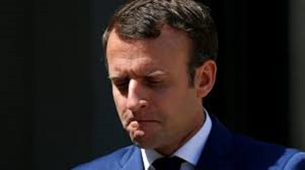 Intanto, a casa propria, Macron affonda…..