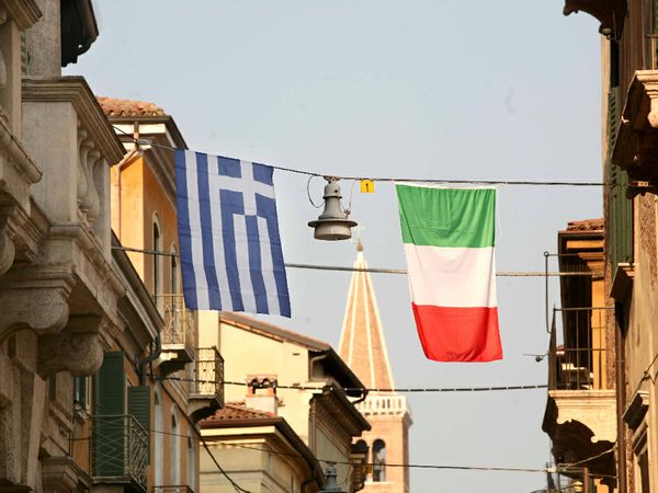 TITOLI ITALIANI PEGGIORI DEI GRECI? Vediamo la verità