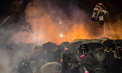 Perché la polizia attaccando le Università ad Hong Kong (e soprattutto una…)