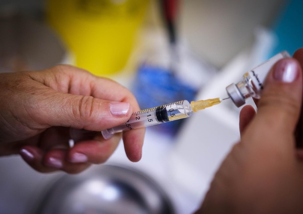 Gli effetti collaterali del vaccini Covid 19, continuamente aggiornati….