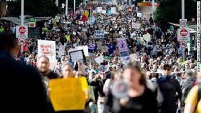 Australia: proteste represse nella violenza, dopo 200 giorni di lockdown