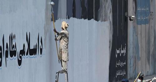 Gli “Inclusivi” talebani cancellano il murales dedicato a George Floyd