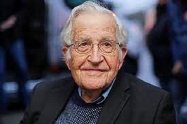 Noam Chomsky, in filosofo socialista, vuole isolare i no vax