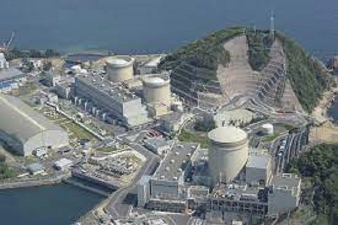 Il primo ministro giapponese chiede la riapertura di nove centrali nucleari per far fronte all’emergenza
