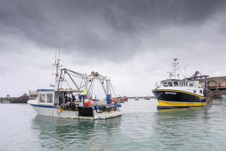 Il miniblocco a Calais dei pescatori francesi primo passo dello scontro fra Francia e Regno Unito