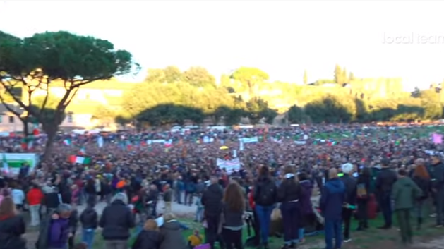 Roma: grossa manifestazione No Green Pass… e a Milano…