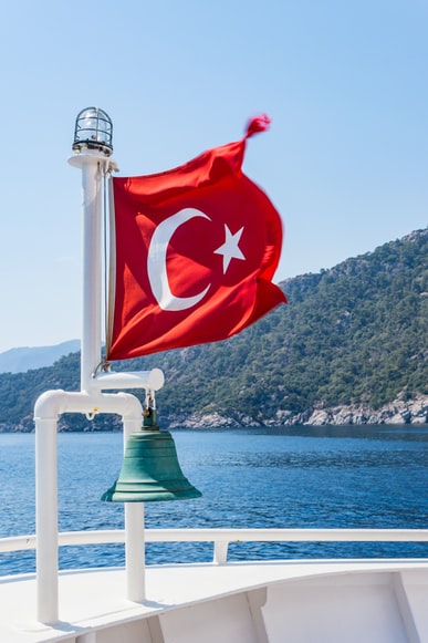 La lira turca affonda, inflazione alle stelle, ma se la sono cercata