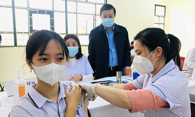 VietNam: 120 studenti in ospedale per effetti collaterali a lotto Pfizer