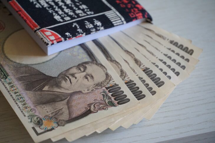 Il Giappone chiede aiuto agli USA per difendere lo Yen. L’inflazione importata spaventa Tokio