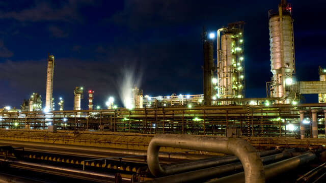 Emergenza energetica: l’industria francese lascia il gas e torna al petrolio