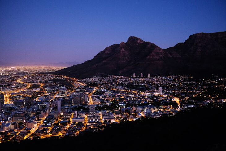 Blackout: ora tocca al Sud Africa. Mezzo paese al buio. Prezzi del diesel alti e cattive manutenzioni arrestano un paese ricco di risorse