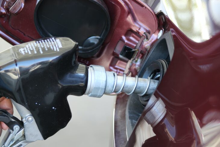 La Camera USA approva una legge per imporre il prezzo della benzina. Sembra praticamente l’URSS