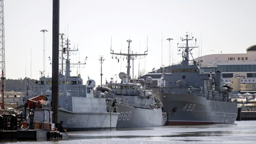 Quattro navi NATO attraccano nei porti finlandesi a garanzia del passaggio