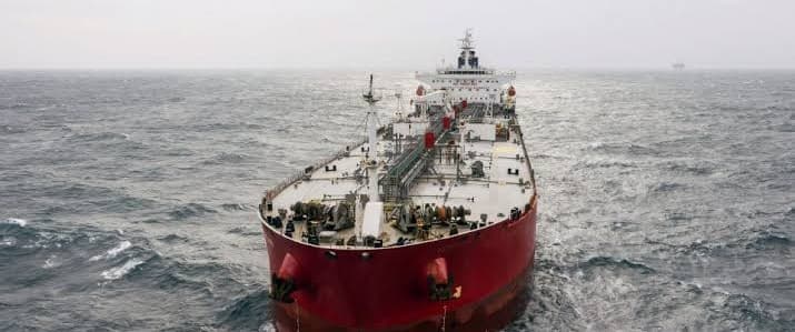 Meglio iraniano che russo: Teheran manda enorme carico di petrolio in Cina, senza opposizione USA