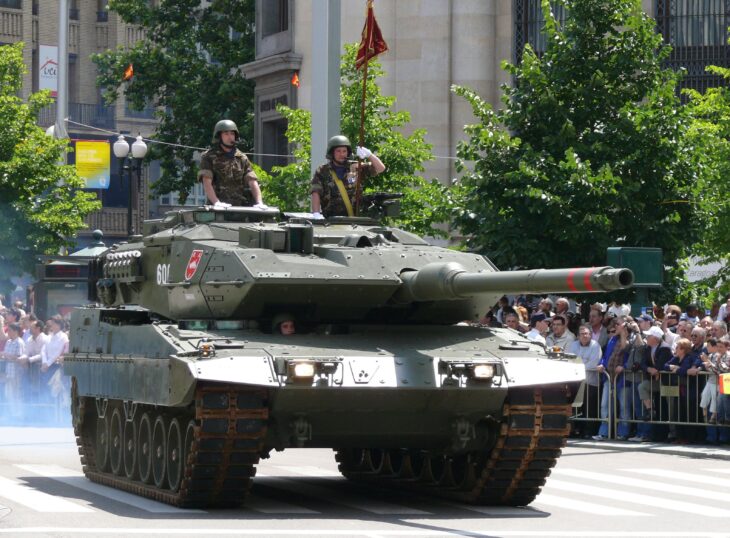 La Spagna invia armi pesanti all’Ucraina… e inguaia la Germania e Italia