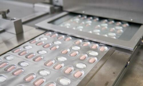 Pfizer interrompe il test sulla pillola anti-covid: non riesce a provarne l’efficacia