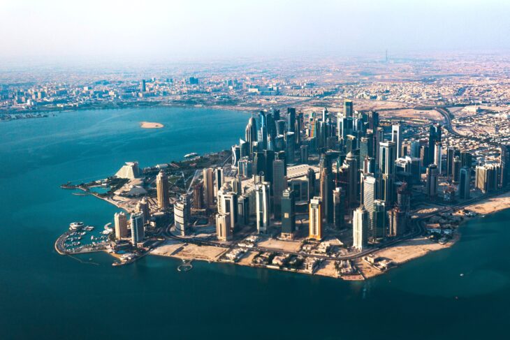 Ci scommettiamo il futuro: il Qatar vuole contratti a lungo termine con i paesi UE. A che prezzi?