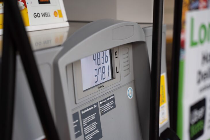 Petrolio e benzina: una congiura di Biden per far calare il prezzo falsando i dati?
