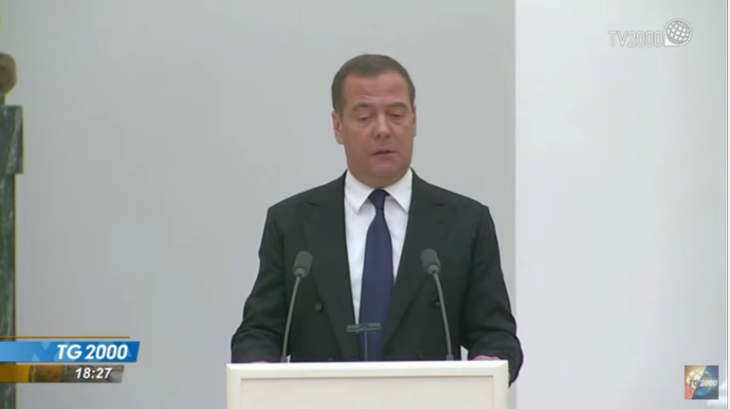 Medvedev minaccia la guerra a fronte della richiesta di garanzie occidentali da parte di Kiev