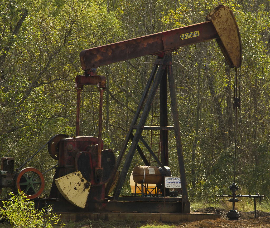East-Texas-Oil-Well