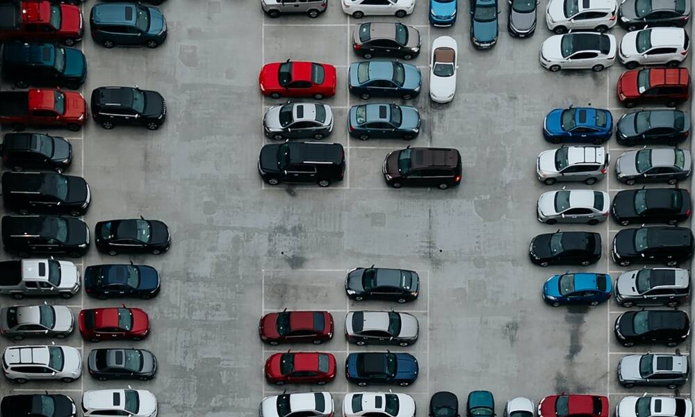 Il mercato delle auto chiude in positivo il 2023 con +19% di crescita complessiva
