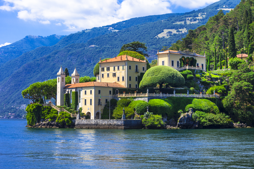 Eleganza e prestigio: sempre più persone acquistano ville di lusso sul lago di Como