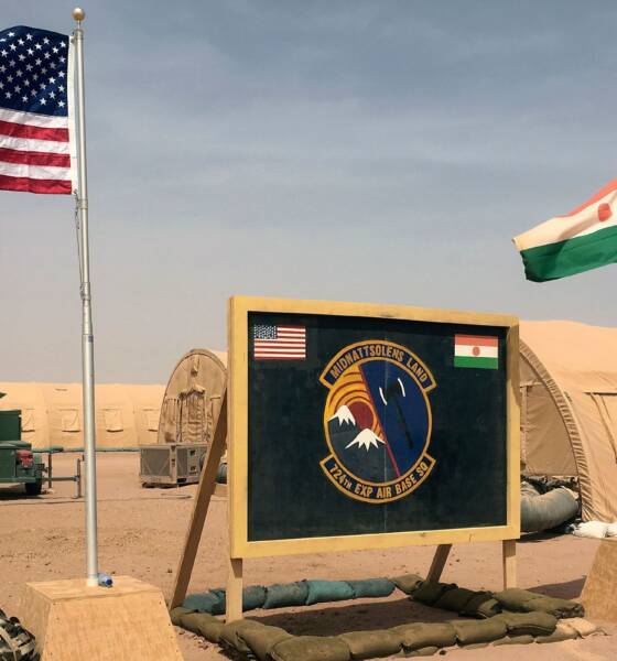 Bandiere di Niger e USA