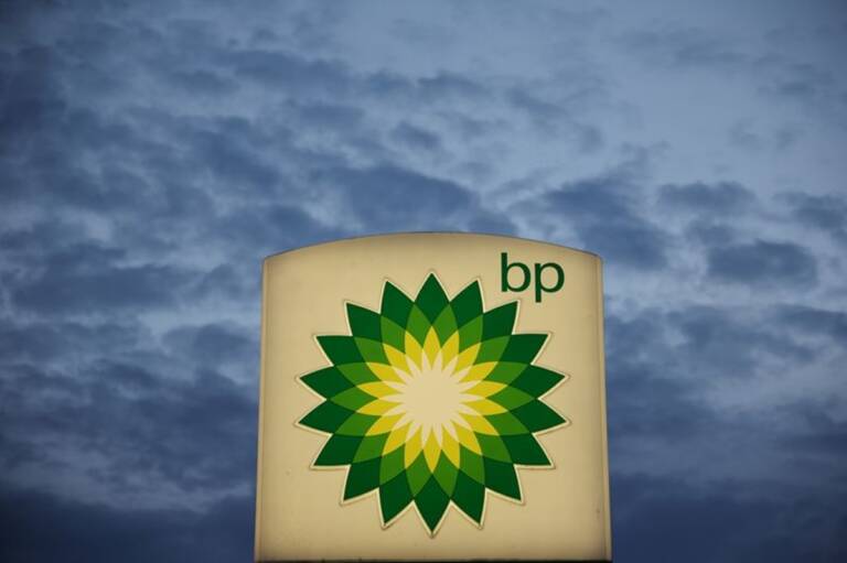 BP: La festa dei riacquisti è finita. La multinazionale sceglie la prudenza. Il mercato non gradisce)