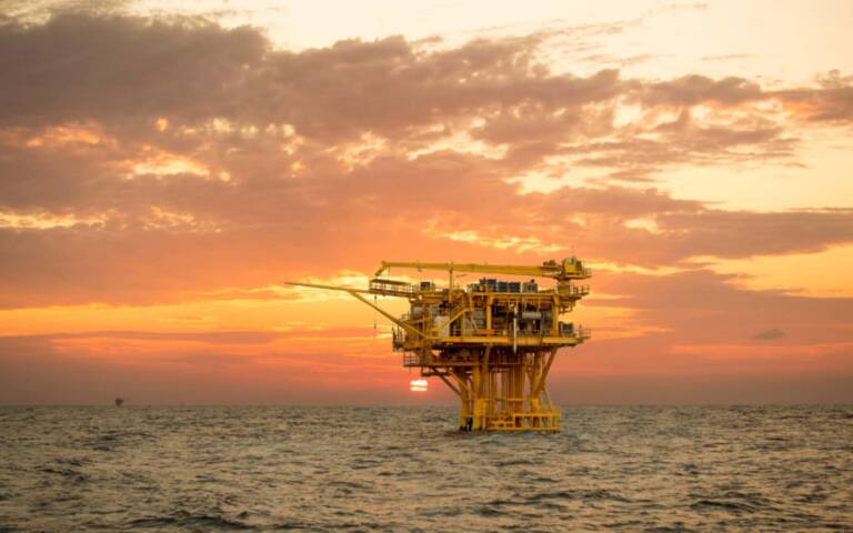 Nuova Zelanda, svolta energetica: addio al divieto del 2018, si torna a trivellare per gas e petrolio