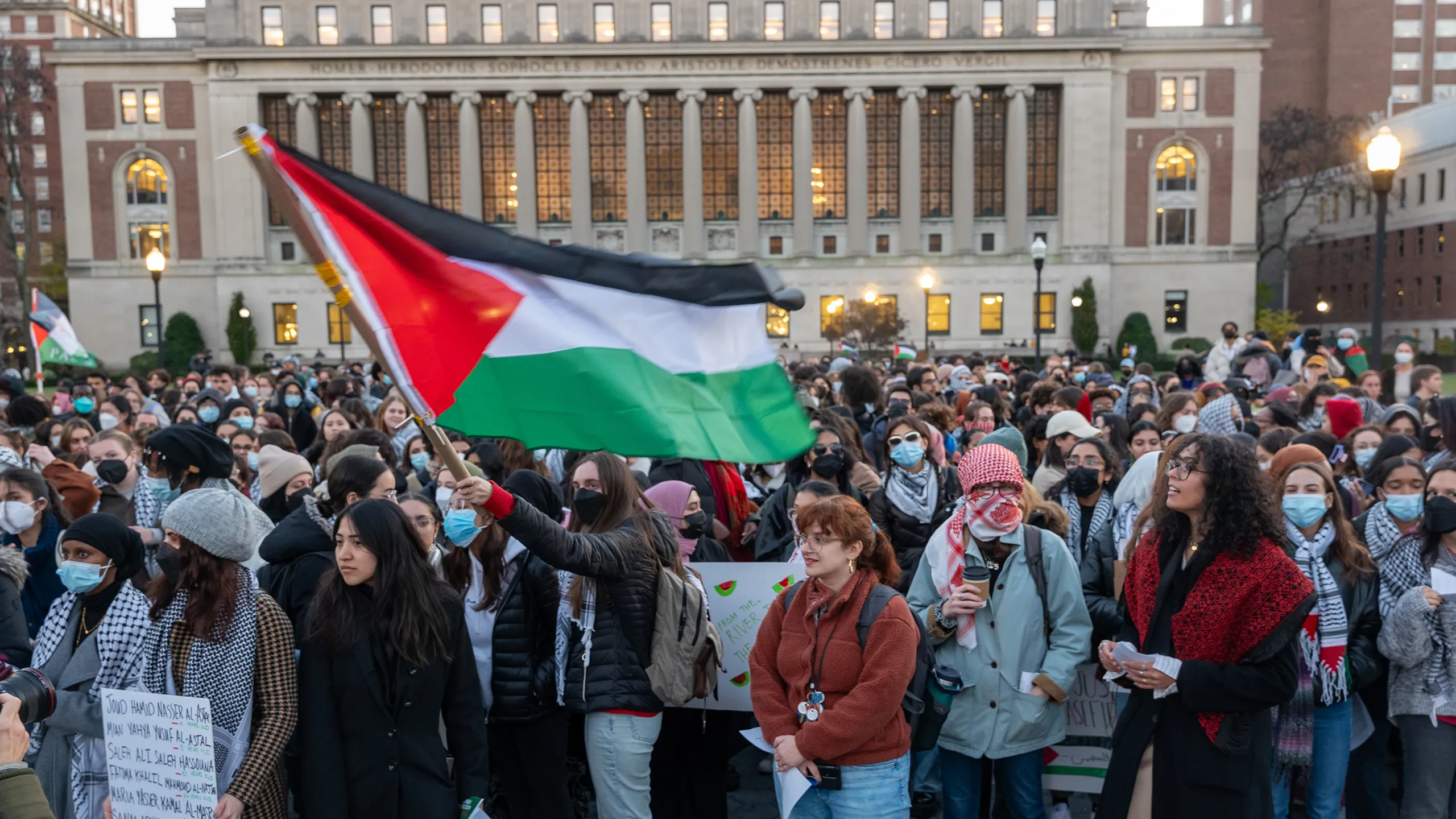 La Columbia University si piega e Bloccherà le Manifestazioni Violente per non perdere 400 milioni