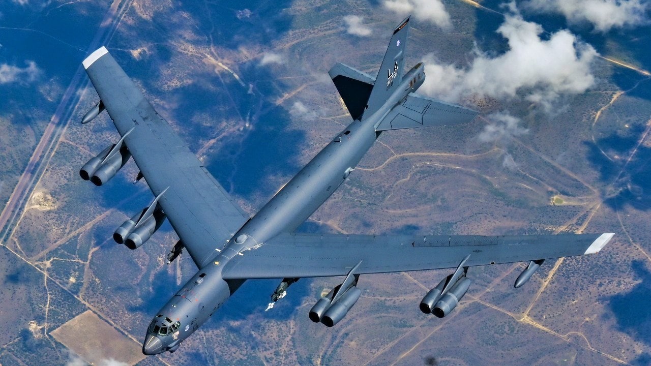 Super dispiegamento USA nel Pacifico: B-52 si uniscono ai B-2 a Diego Garcia