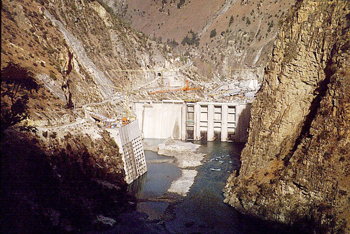 L’India accellera la realizzazione di due dighe in Kashmir. Parte la Guerra dell’acqua?