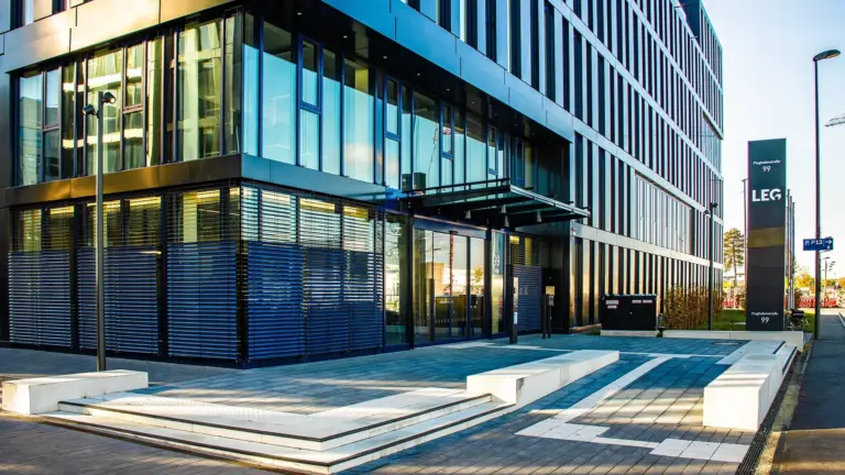 Immobiliare UE, valore “intrappolato”: perché la febbre da M&A (REIT) è l’unica via d’uscita