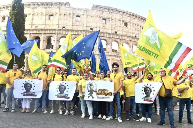 I trattori tornano a Bruxelles: Coldiretti contro Von der Leyen, l’Accusa è “Affamare l’Europa” ?