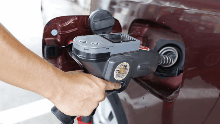 Il Giappone aumenterà i sussidi per il carburante, in attesa di cancellare le tasse