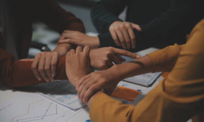 Persone al lavoro in ufficio