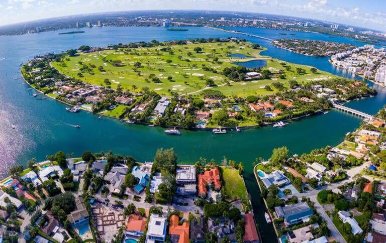 La Grande Fuga: Zuckerberg punta la Florida mentre la California prepara la patrimoniale sui guadagni non realizzati