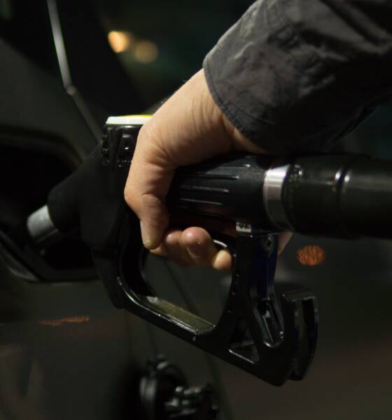 Gas station (© Pixabay)