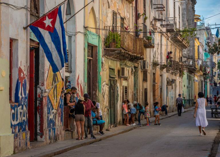 Cuba, tra blackout e diplomazia: rilasciati 2.010 detenuti mentre il greggio scarseggia