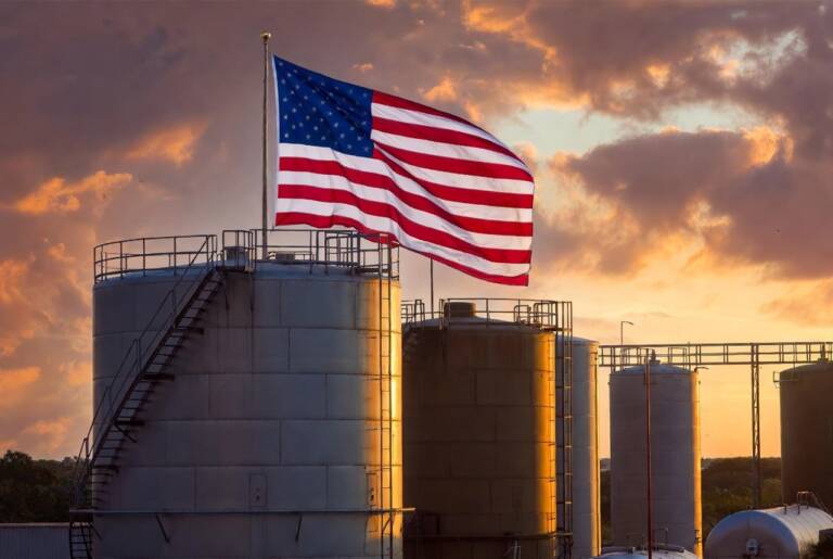 Scorte USA: il paradosso dei barili invisibili mentre il Brent punta alle stelle