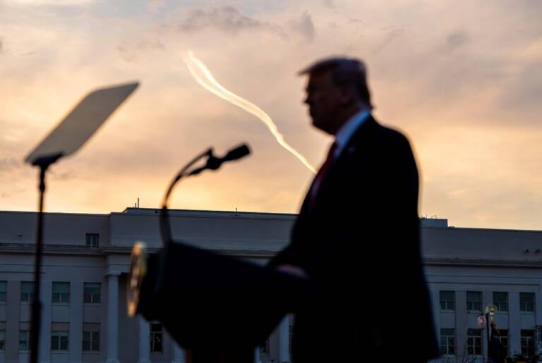 Trump, gli UFO e l’Arte della distrazione: presto la desecretazione dei documenti