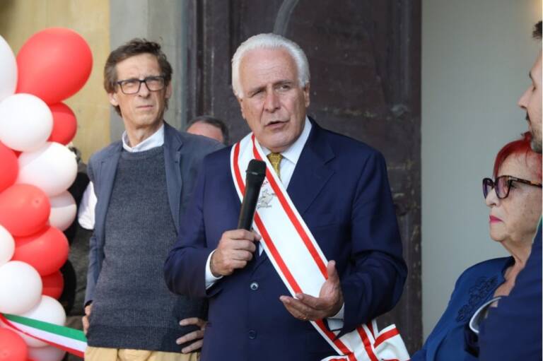 La ipocrisia della sinistra sui migranti, Giani pronto alle barricate contro il nuovo Cpr in Lunigiana