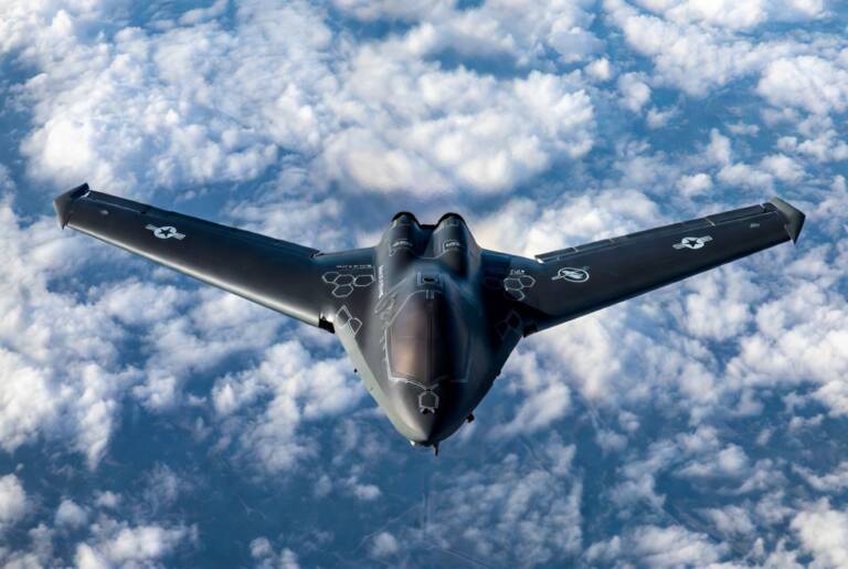 L’X-BAT di Shield AI: L’alba dei cacciabombardieri a guida autonoma e la nuova frontiera economica della difesa