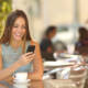Ragazza con smartphone